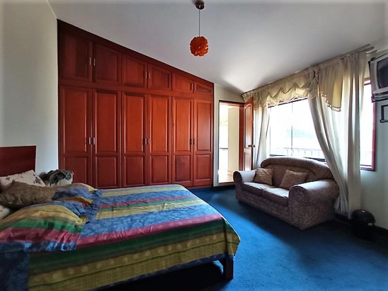 Residencia con Piscina  en Venta en Isla del Sol La Molina $719,000 A.T. 870.35 mt.