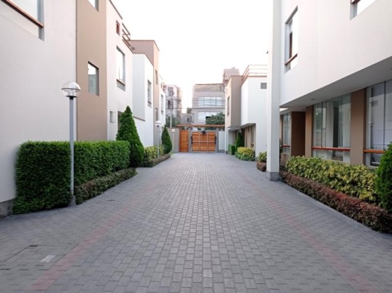 Casa en Condominio en Venta en Chacarilla Surco 4 Dormitorios $410,000 A.T. 149.68  mt.