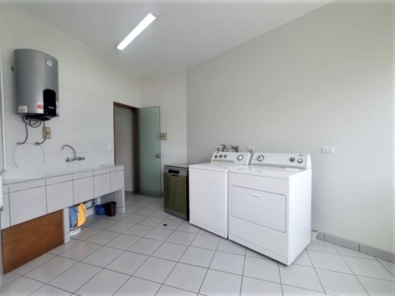 Estupendo Pent-house Triplex en Alquiler en Barranco 4 Dorm. $3,300 A.O. 480 mt.