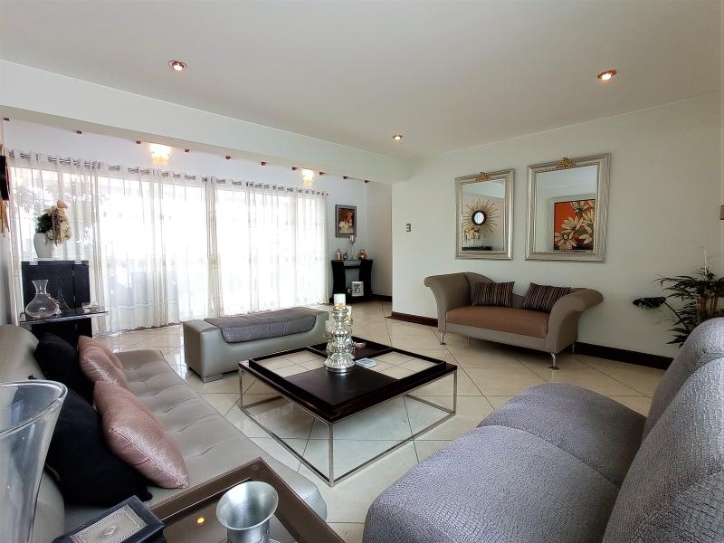 Pent-house Dúplex en Venta San Borja vista al parque 4 dormitorios $435,000 A.O 254 mt.