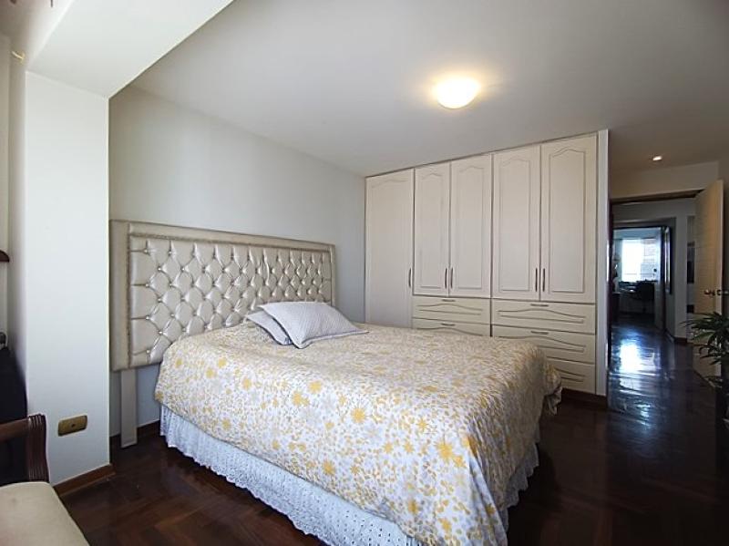 Dpto. en Venta Miraflores áreas Comunes 2 dormitorios + escritorio $210,000 AC. 89 mt.