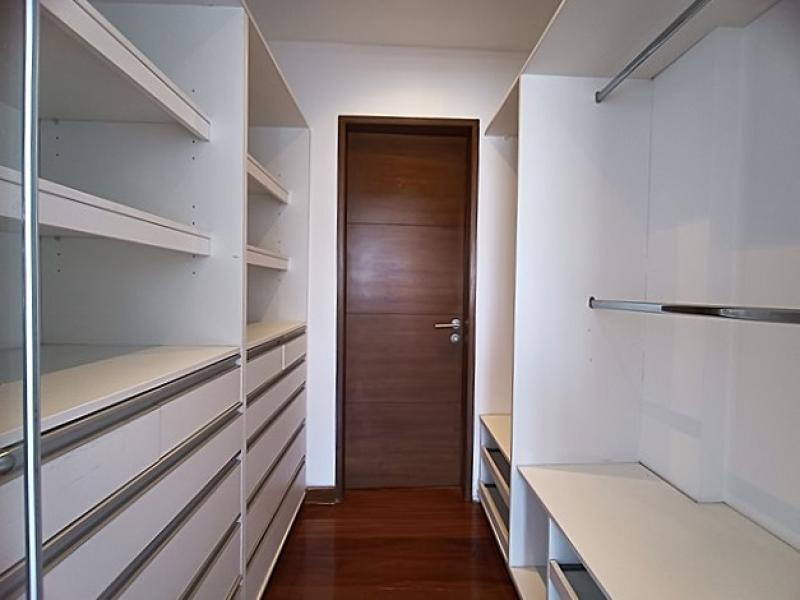 Exclusiva Residencia en Venta en Urb. Aurora Miraflores 4 Dormitorios 4 Baños A.T  315 mt.