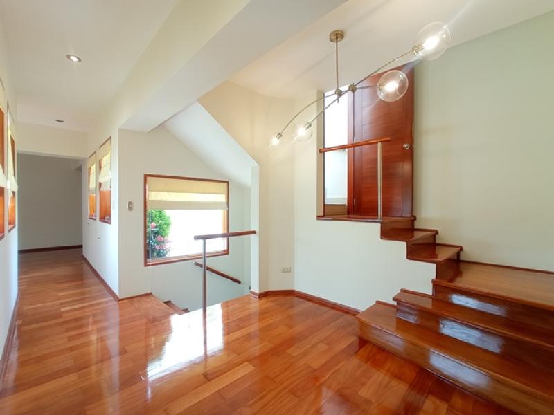 Estupendo Pent-house Triplex en Alquiler en Barranco 4 Dorm. $3,300 A.O. 480 mt.