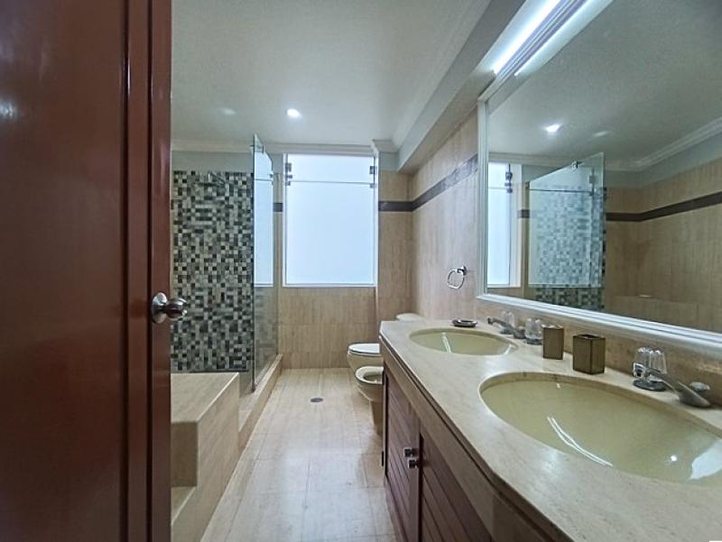 Exclusivo Dpto. Frente al Mar en Malecón Cisneros en Alquiler 3 Dorm. A.C. 198 mt. $2,600