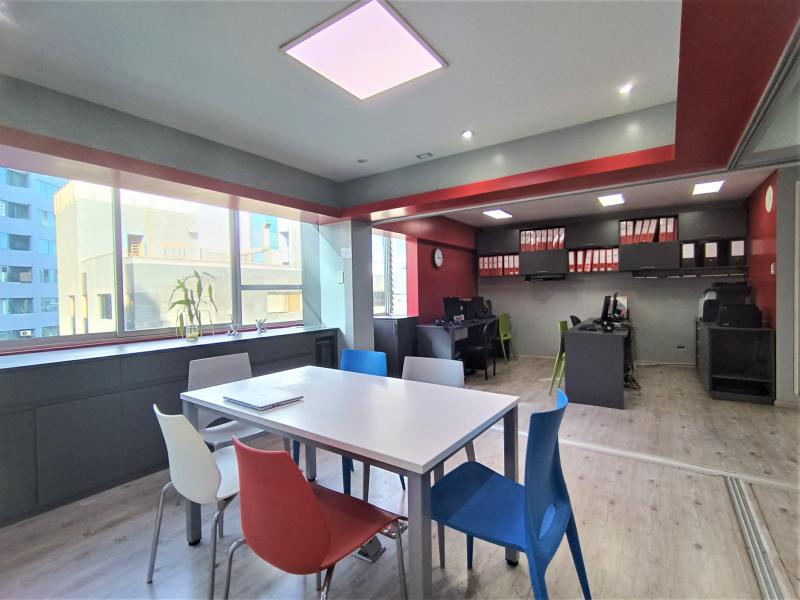 Oficina/Vivienda en el Corazón de Miraflores Venta 2 Ambientes A.C. 49 mt. $105,000